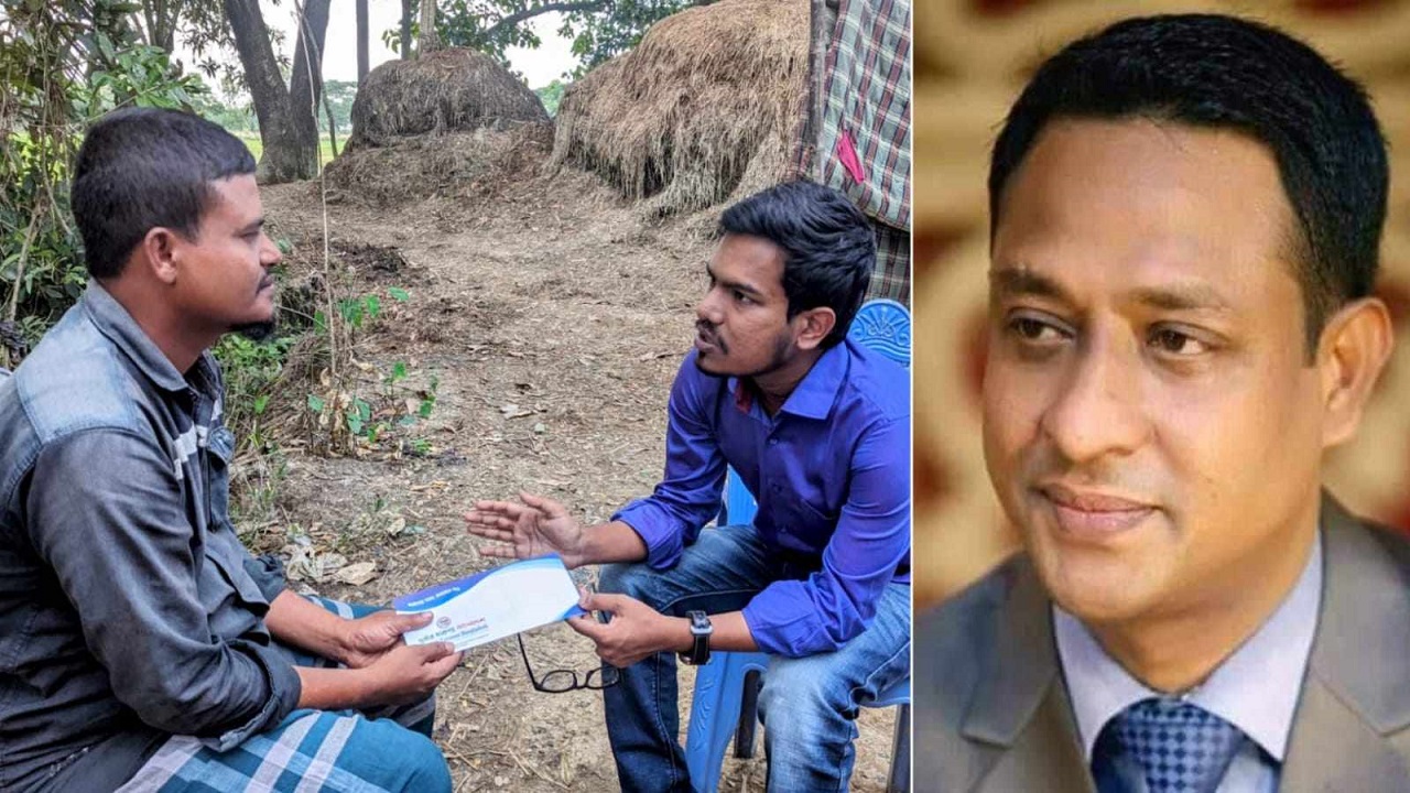 সাতকানিয়ায় বন্যাকবলিত মানুষের পাশে দূর্বার তারুণ্য ফাউন্ডেশন ও আওয়ামী লীগ নেতা হেলাল আকবর চৌধুরী বাবর (ডানে)। ছবি : সংগৃহীত
