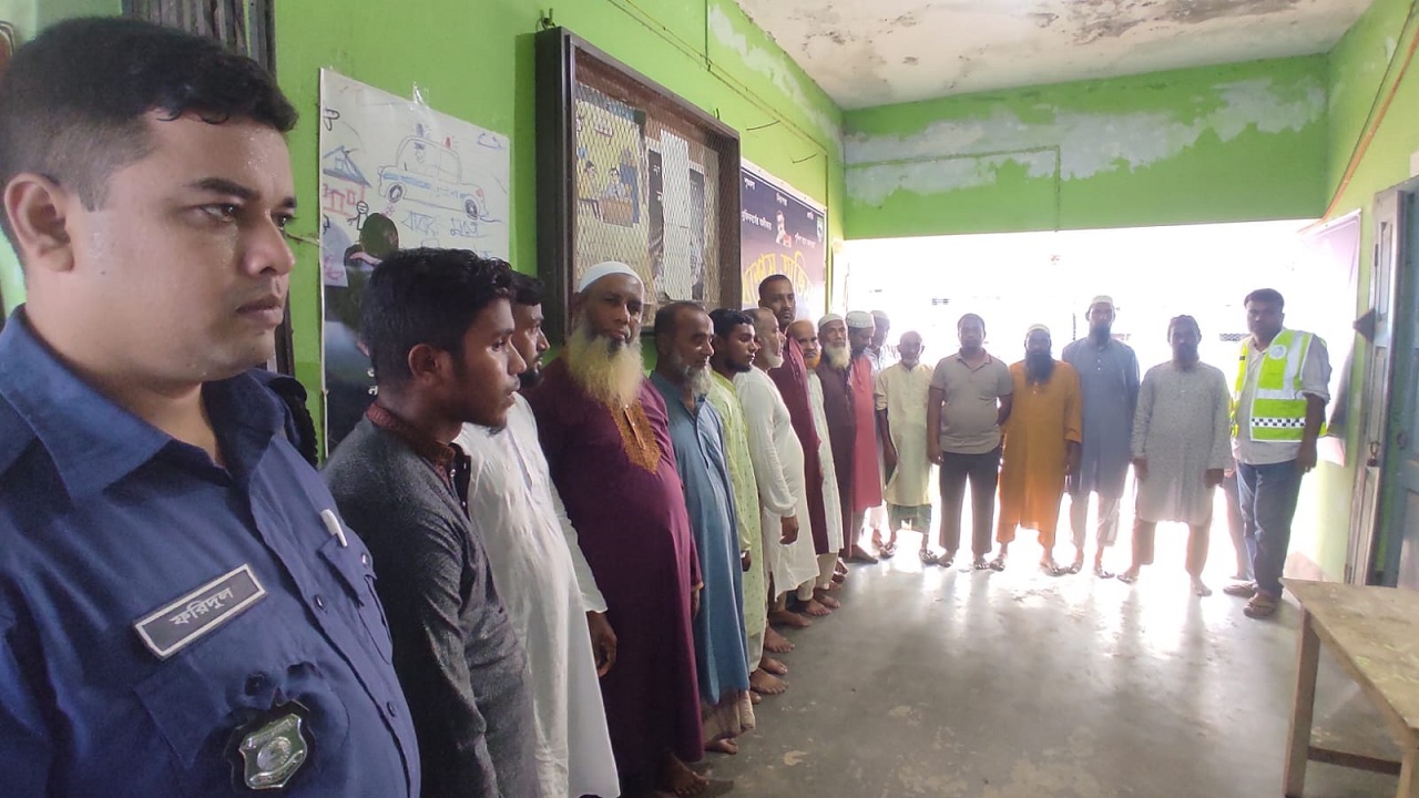 গ্রেপ্তারকৃত জামায়াতের নেতাকর্মীরা। ছবি : কালবেলা