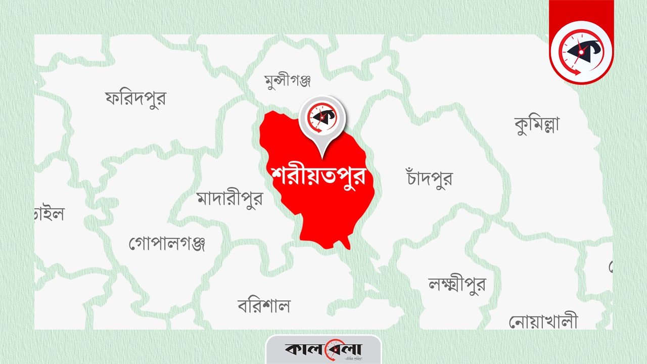 রাস্তায় ধানের চারা লাগিয়ে প্রতিবাদ