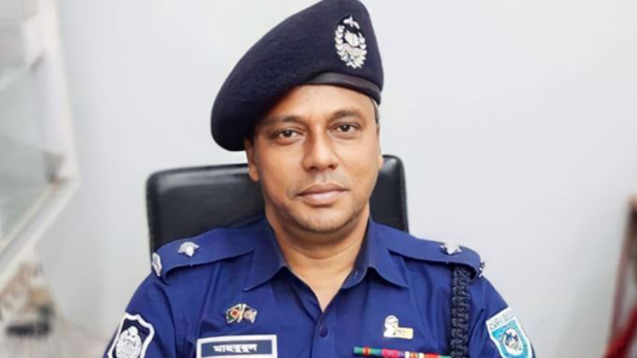সাত লাখ টাকা ঘুসের অভিযোগে রাজশাহীর চারঘাট মডেল থানার ওসি মাহবুবুল আলম প্রত্যাহার। ছবি : কালবেলা