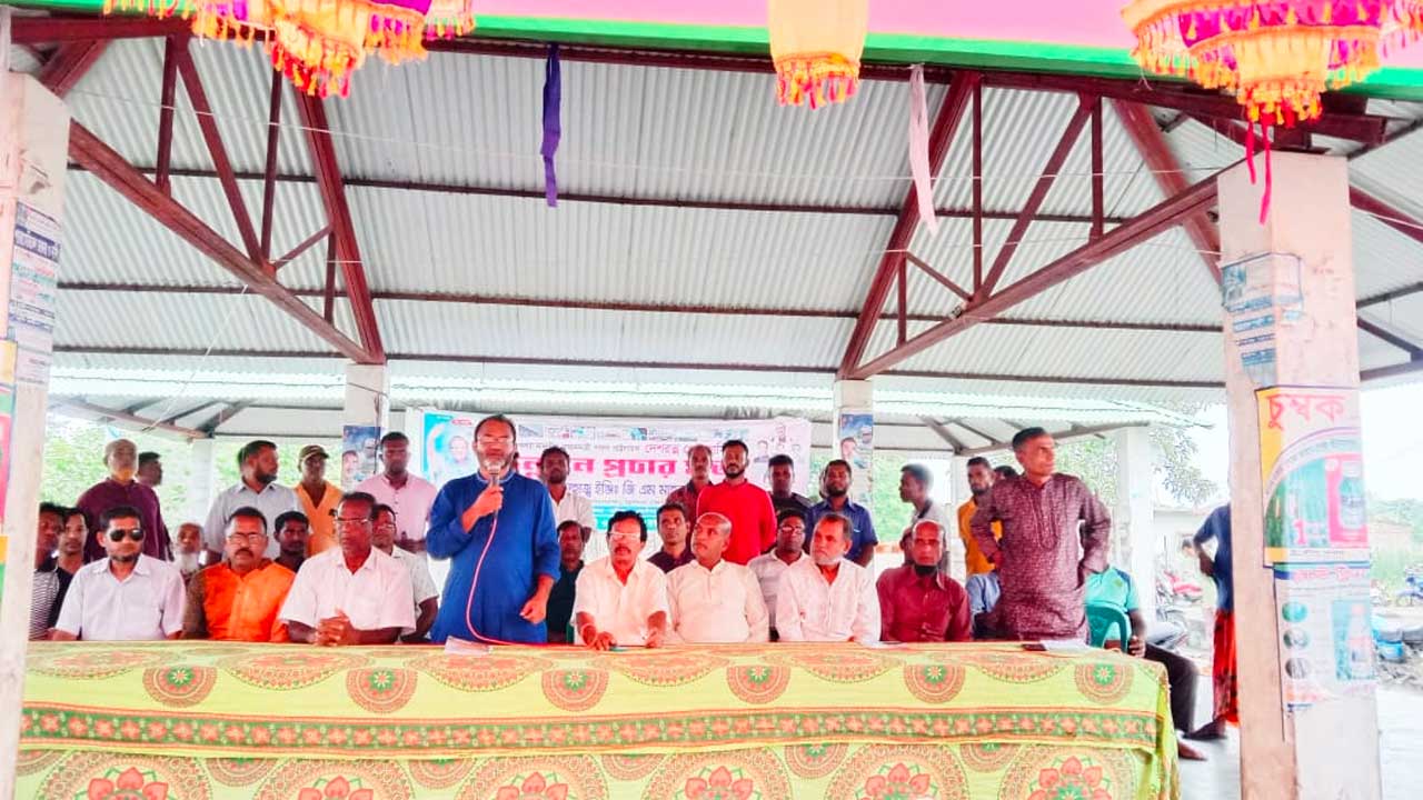 খুলনায় প্রধানমন্ত্রী শেখ হাসিনার উন্নয়ন চিত্র তুলে ধরেন জেলা আওয়ামী লীগের কোষাধ্যক্ষ আলহাজ ইঞ্জিনিয়ার জি এম মাহবুবুল আলম। ছবি : সংগৃহীত