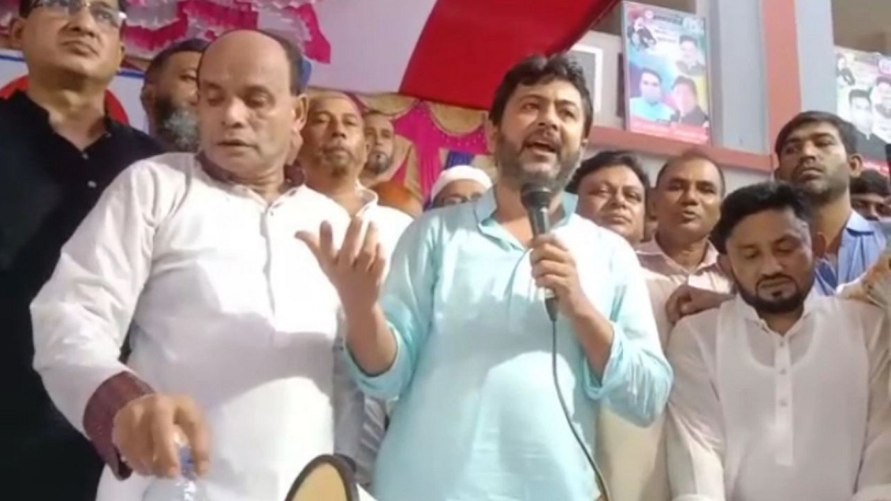 ভাঙ্গার দেওড়া উচ্চ বিদ্যালয় মাঠে জনসভায় বক্তব্য দিচ্ছেন নিক্সন চৌধুরী। ছবি : সংগৃহীত