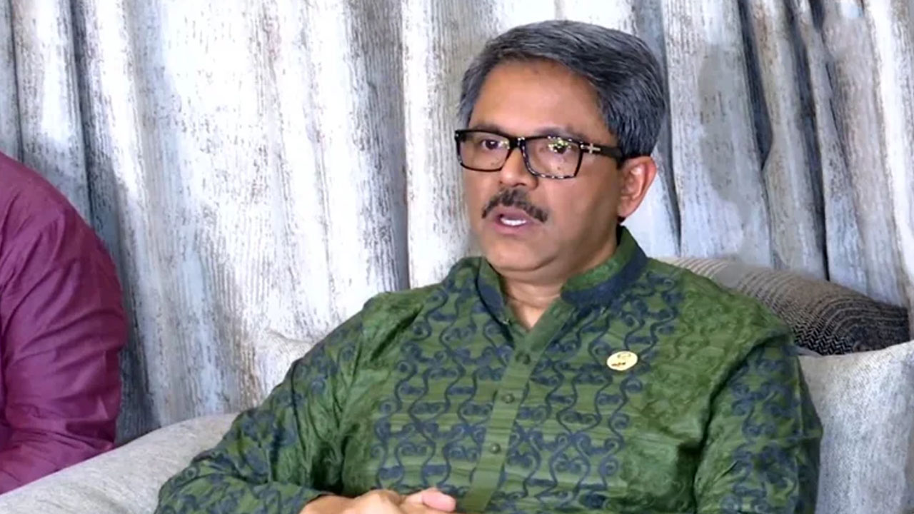 সংবাদ সম্মেলনে পররাষ্ট্র প্রতিমন্ত্রী মো. শাহরিয়ার আলম। ছবি : সংগৃহীত