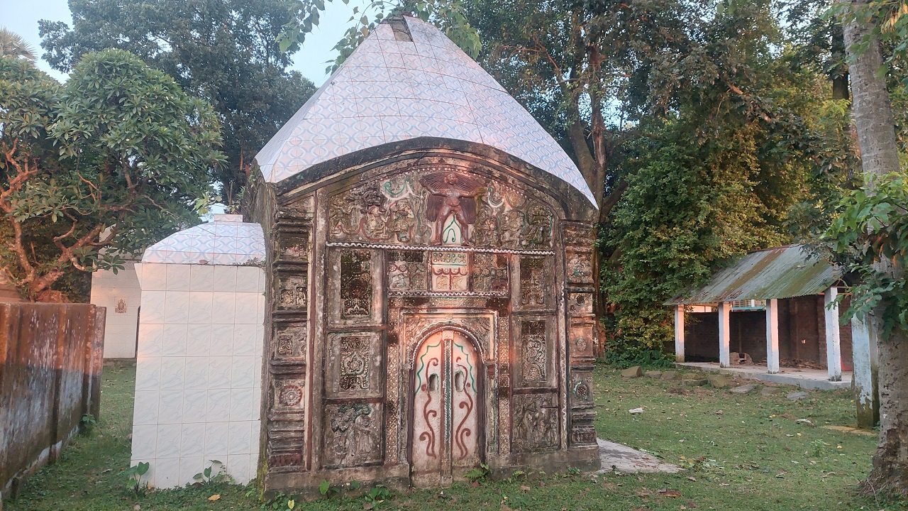 রাণীশংকৈলের ৫০০ বছরের পুরোনো গোরক্ষনাথ গোরকই মন্দির। ছবি : কালবেলা