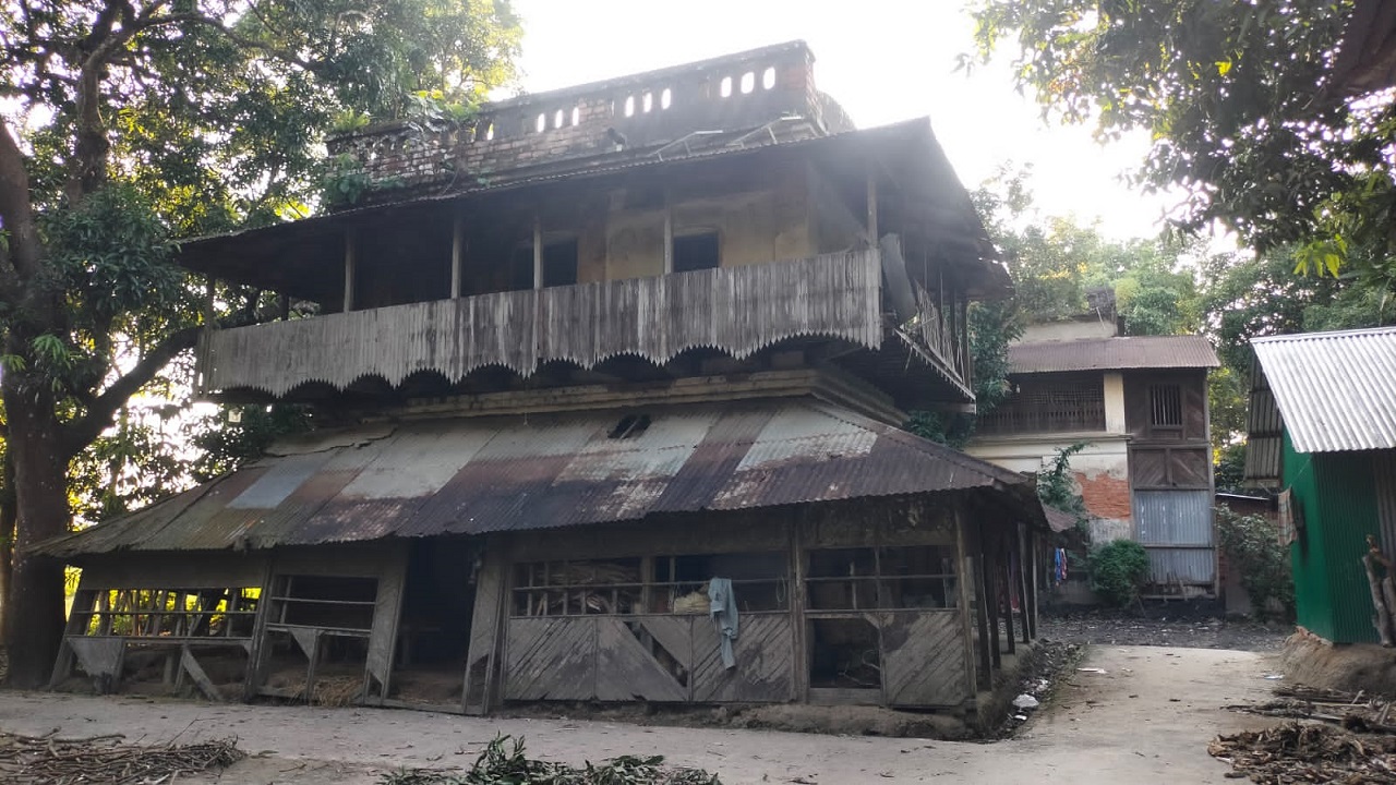 ফেনীর ফুলগাজীতে অবস্থিত অপু চৌধুরী বাড়ি। ছবি : কালবেলা