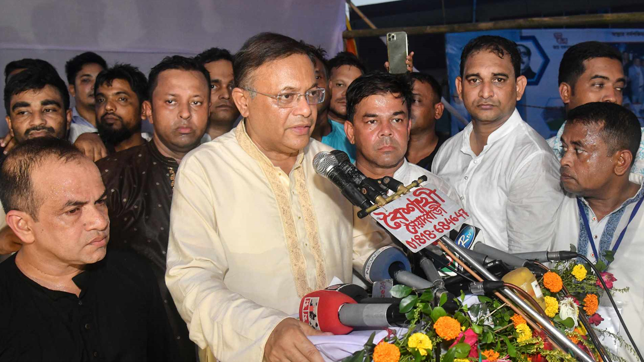 চট্টগ্রামের রাঙ্গুনিয়া উপজেলা যুবলীগের ত্রি-বার্ষিক সম্মেলনে বক্তব্য দেন তথ্যমন্ত্রী ড. হাছান মাহমুদ। ছবি : কালবেলা