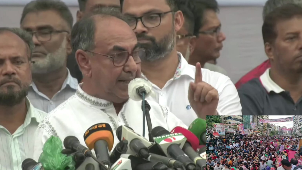 খালেদা জিয়ার মুক্তি ও উন্নত চিকিৎসায় বিদেশে পাঠানোর দাবিতে ঢাকা মহানগর উত্তর ও দক্ষিণ বিএনপির যৌথ সমাবেশে বক্তব্য রাখেন মির্জা আব্বাস। ছবি : কালবেলা