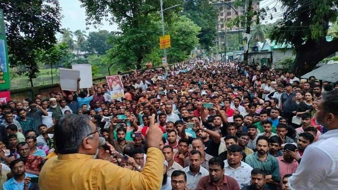 বক্তব্য রাখছেন সৈয়দ এমরান সালেহ প্রিন্স। ছবি : কালবেলা