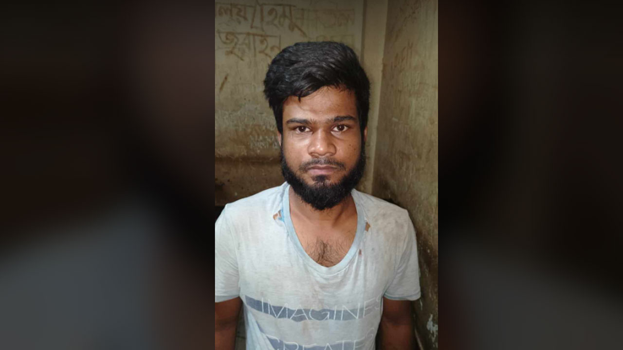 অভিযুক্ত চোর হৃদয় (২৫)। ছবি : কালবেলা