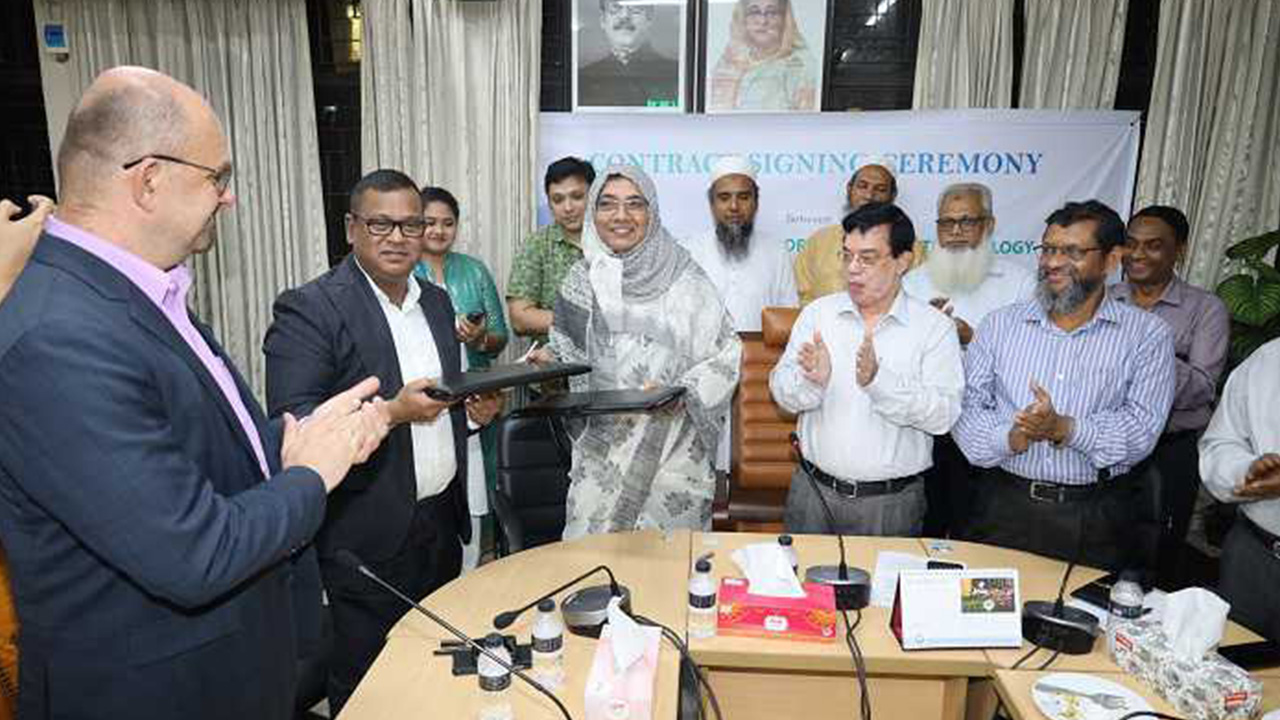 দেশের প্রথম শিক্ষাপ্রতিষ্ঠান হিসেবে ই-সনদের যুগে শাবিপ্রবি। ছবি : কালবেলা