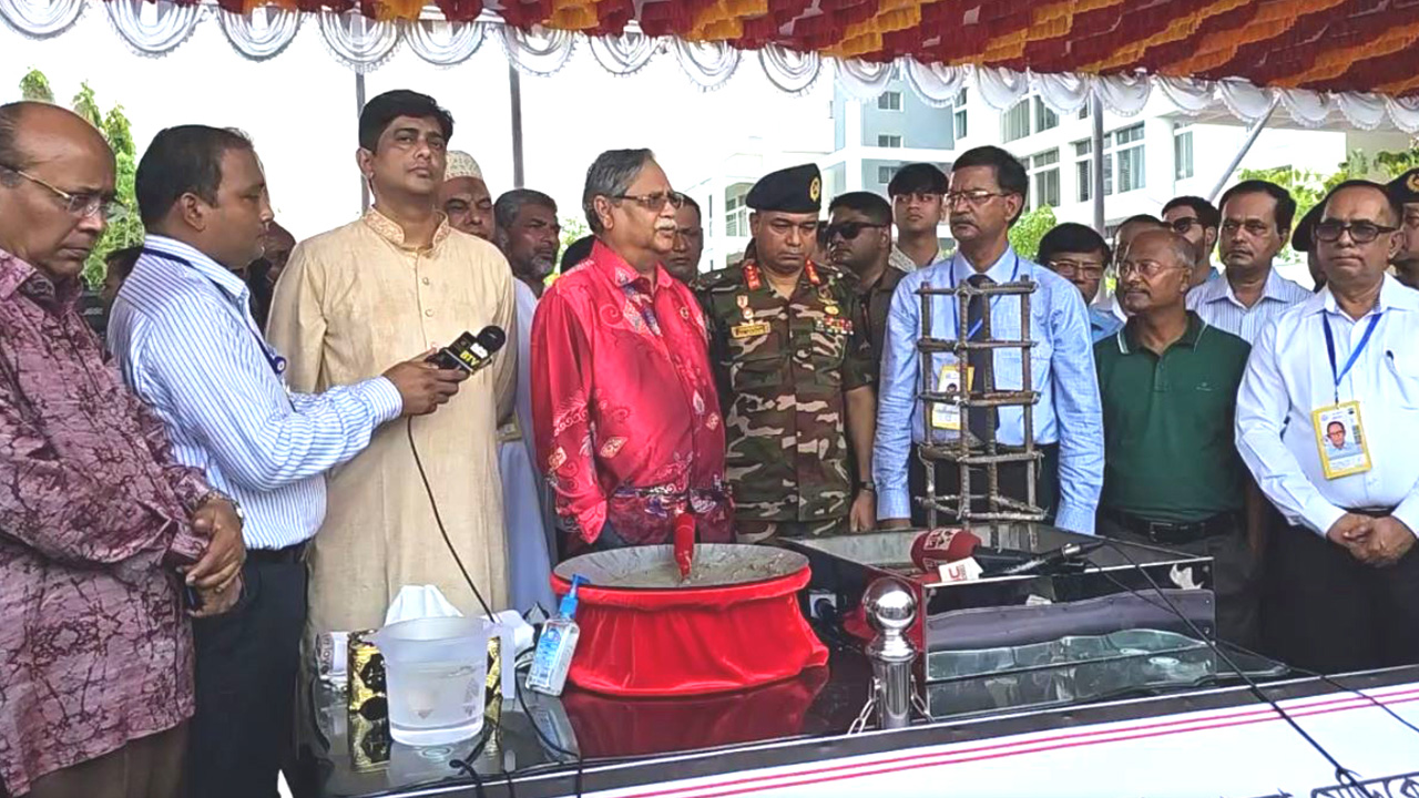 পাবনা মেডিকেল কলেজ হাসপাতালের ভিত্তিপ্রস্তর স্থাপন। ছবি : কালবেলা