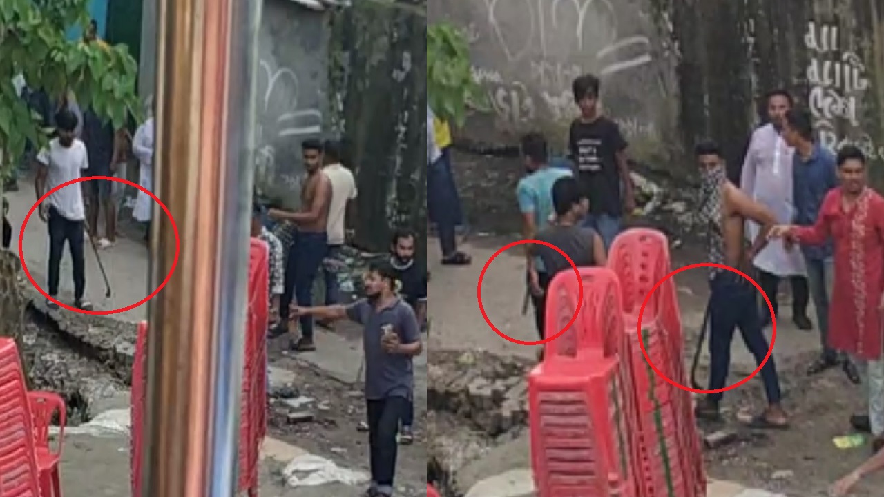 প্রধানমন্ত্রীর একান্ত ব্যক্তিগত সহকারী আব্দুল মান্নানের বাড়ির অনুষ্ঠানস্থলে দেশীয় অস্ত্র হাতে কয়েকজন। ছবি : সংগৃহীত