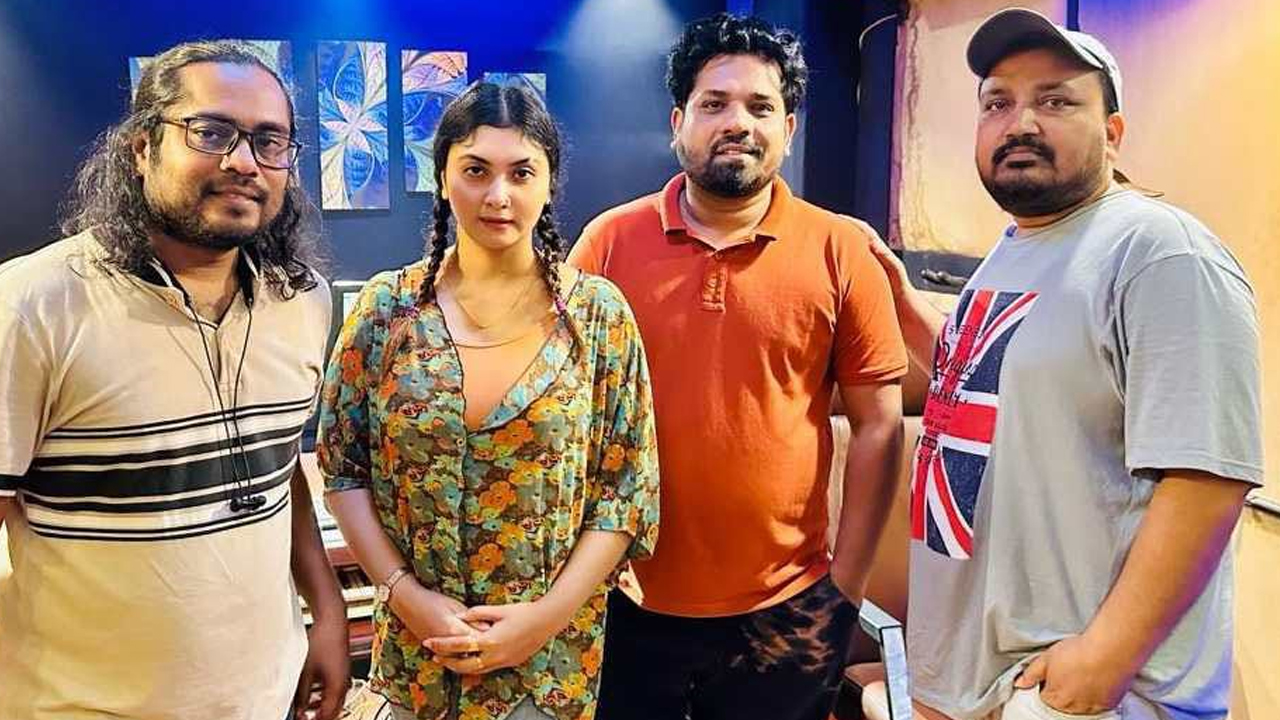 ভাইরাল ফ্যামিলির টাইটেল গানে দোলা-রিজান