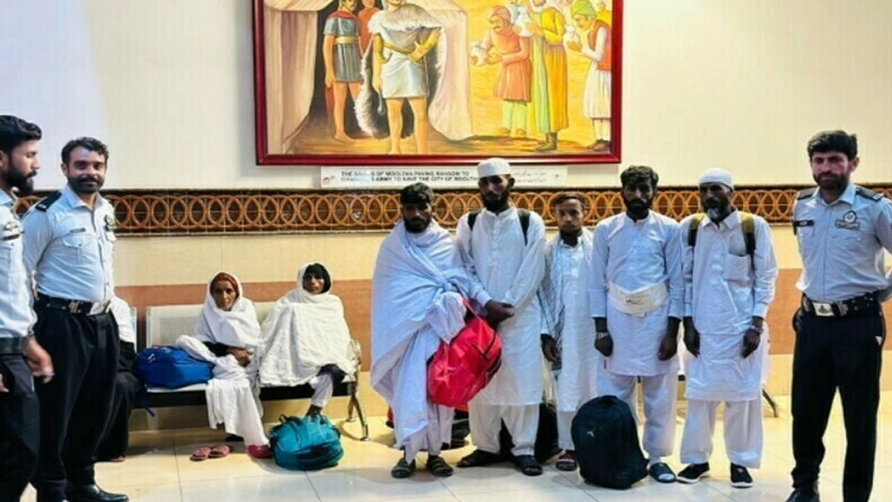 বিমান থেকে সৌদিগামী ২৪ ভিক্ষুককে নামাল পাকিস্তান