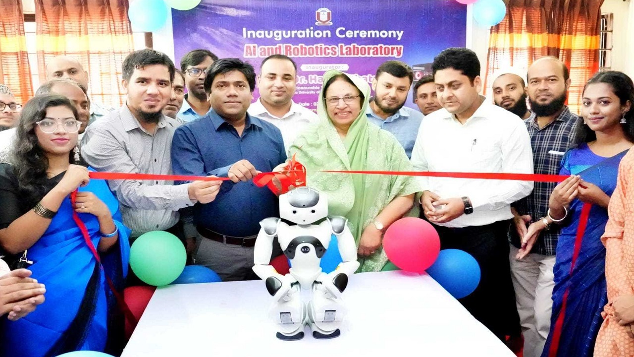 পাবিপ্রবির সিএসই বিভাগের ল্যাবে কৃত্তিম বুদ্ধিমত্তা ও রোবোটিক্স ল্যাবরেটরির উদ্বোধন। ছবি : কালবেলা