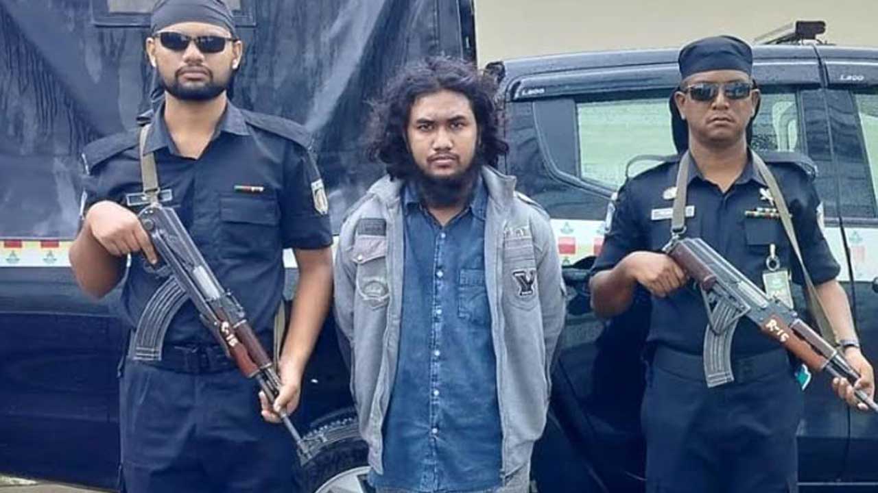 আরসার প্রধান আতাউল্লাহর একান্ত সহকারী মোহাম্মদ এরশাদ ওরফে নোমান চৌধুরী। ছবি : সংগৃহীত