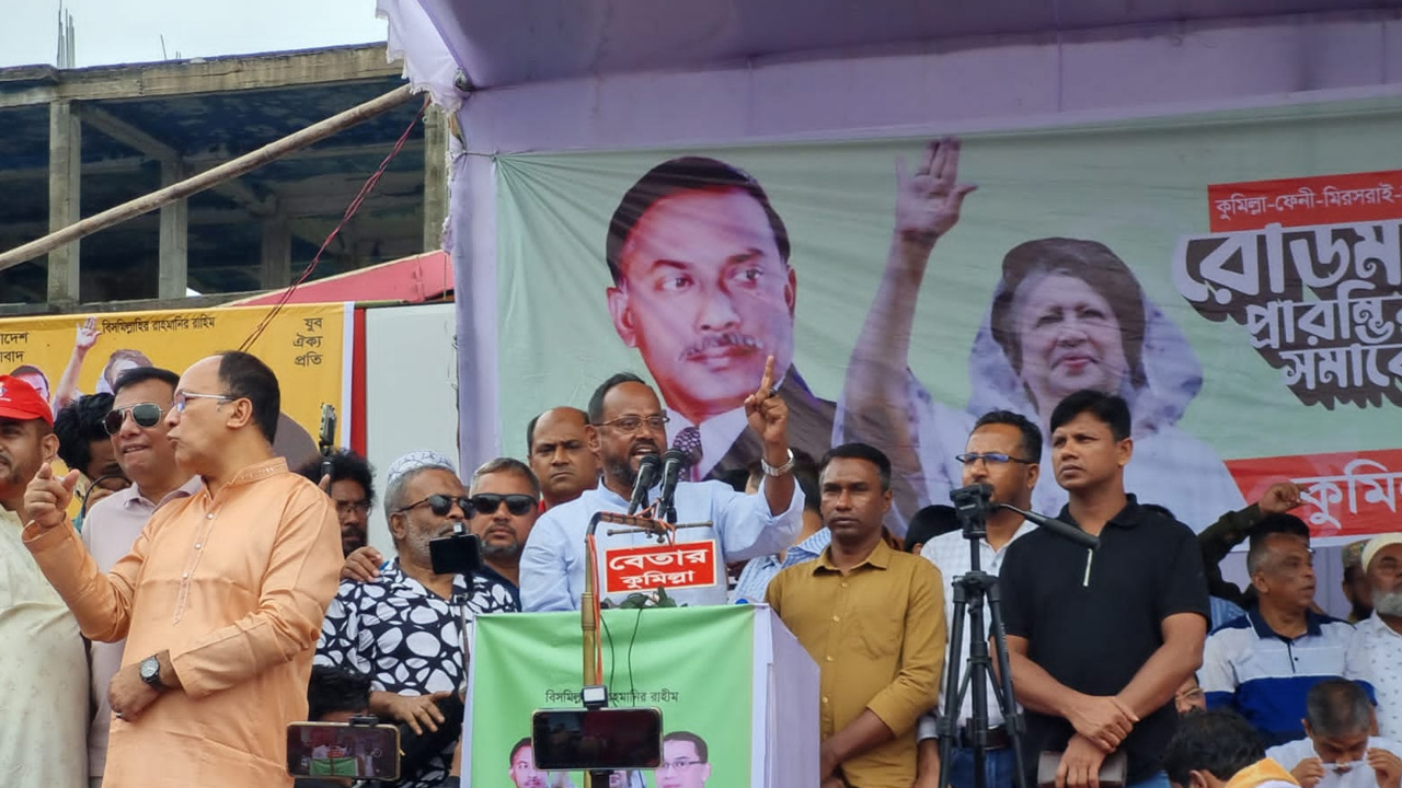 কুমিল্লা-চট্টগ্রাম রোডমার্চের উদ্বোধনী সমাবেশে বক্তব্য দেন যুবদলের সভাপতি সুলতান সালাউদ্দিন টুকু। ছবি : কালবেলা