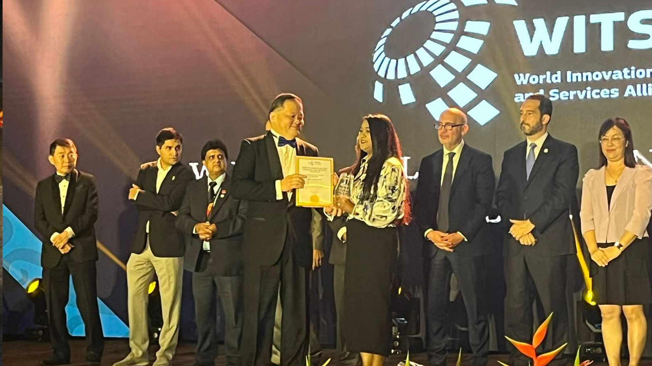 মালয়েশিয়ার কুচিং সারওয়াক সম্মেলনেপুরস্কার ও সম্মাননার ঘোষণা দেওয়া হয়। সৌজন্য ছবি