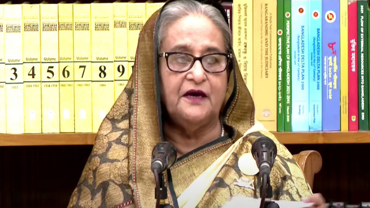 জাতিসংঘের অধিবেশনে অংশগ্রহণ ও যুক্তরাজ্য সফর নিয়ে গণভবনে সংবাদ সম্মেলনে কথা বলছেন প্রধানমন্ত্রী শেখ হাসিনা। ছবি : ভিডিও থেকে