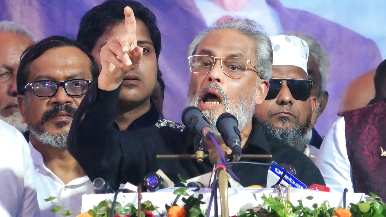 নীলফামারী জেলা জাতীয় পার্টির দ্বি-বার্ষিক সম্মেলনে বক্তব্য দিচ্ছেন জি এম কাদের। ছবি : কালবেলা