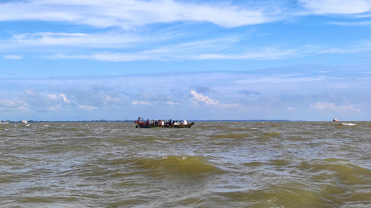 উত্তাল মেঘনা নদী। ছবি : কালবেলা