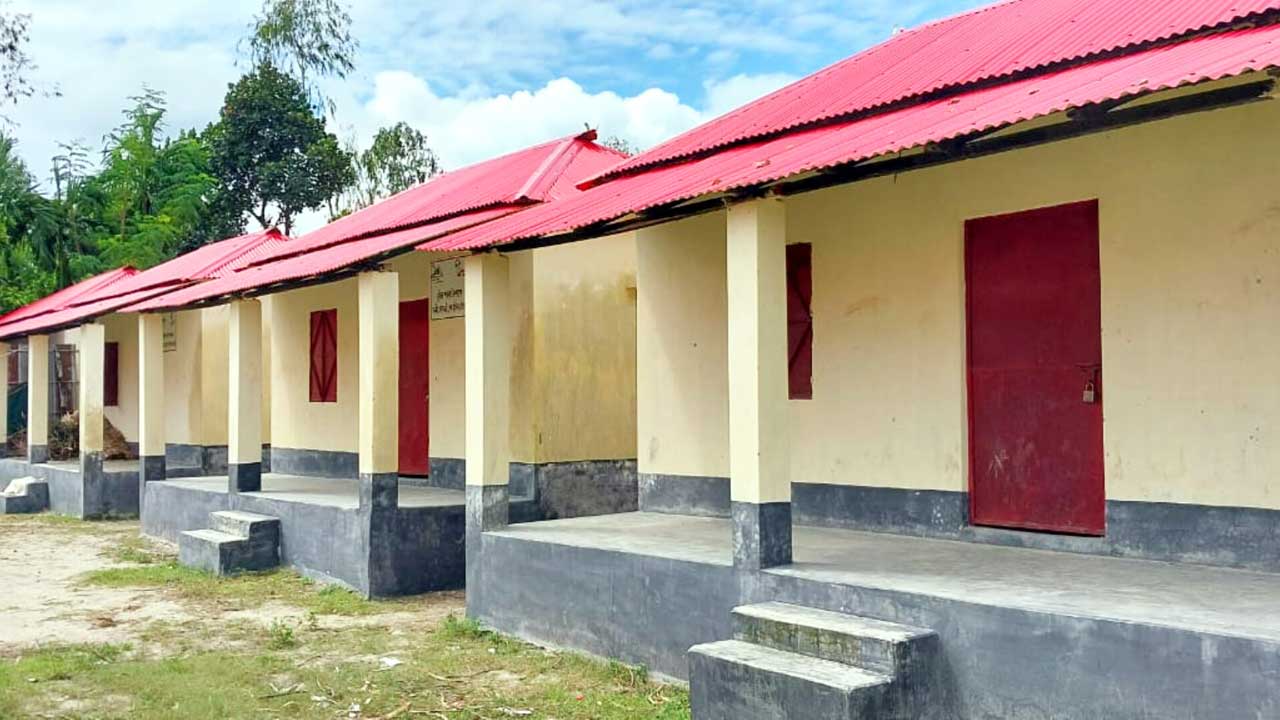 আশ্রয়ণ প্রকল্পের ঘর। ছবি : কালবেলা