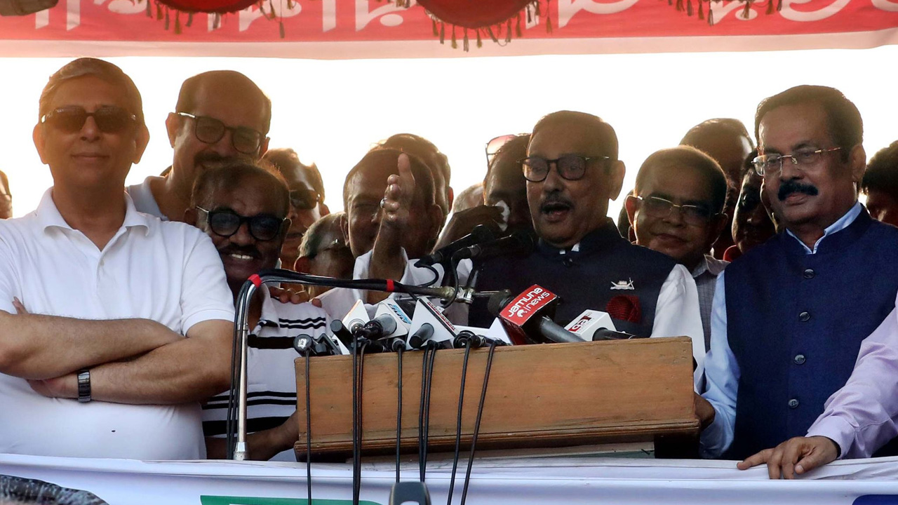 রাজধানীর গাবতলীতে আওয়ামী লীগের সমাবেশে বক্তব্য দেন ওবায়দুল কাদের। ছবি : কালবেলা