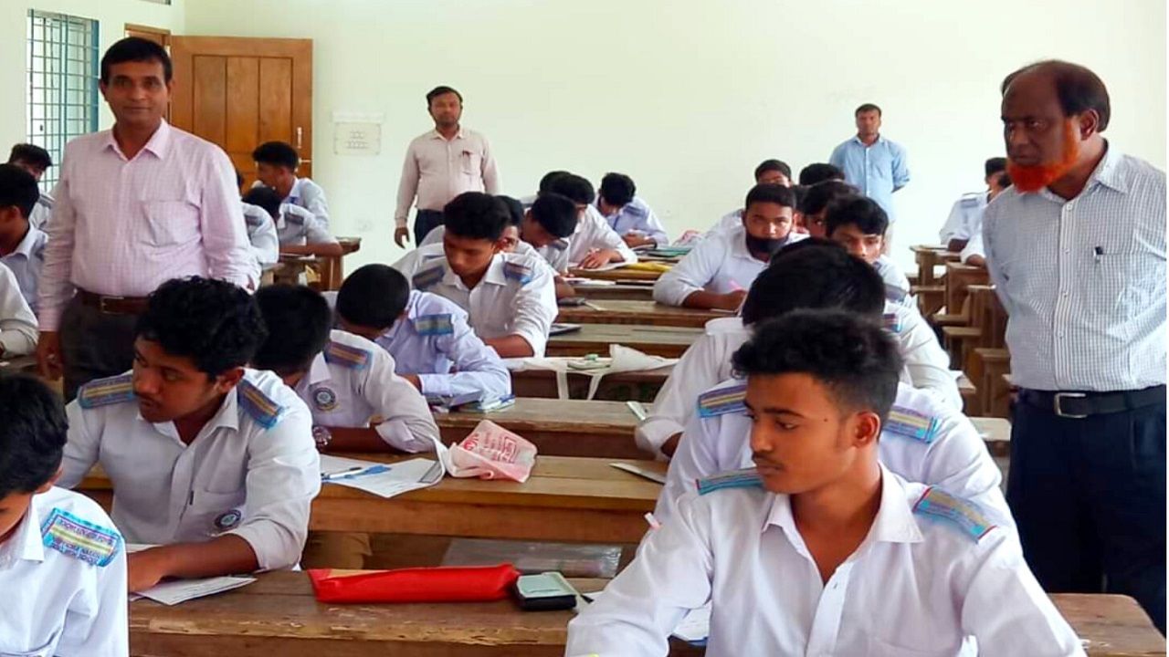 নৃপেন্দ্র নারায়ণ সরকারি উচ্চ বিদ্যালয়ের একটি শ্রেণিকক্ষ। ছবি : কালবেলা