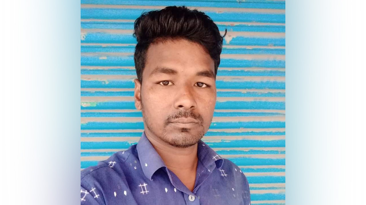রিকশাচালাক চুন্নু মিয়া। পুরোনো ছবি