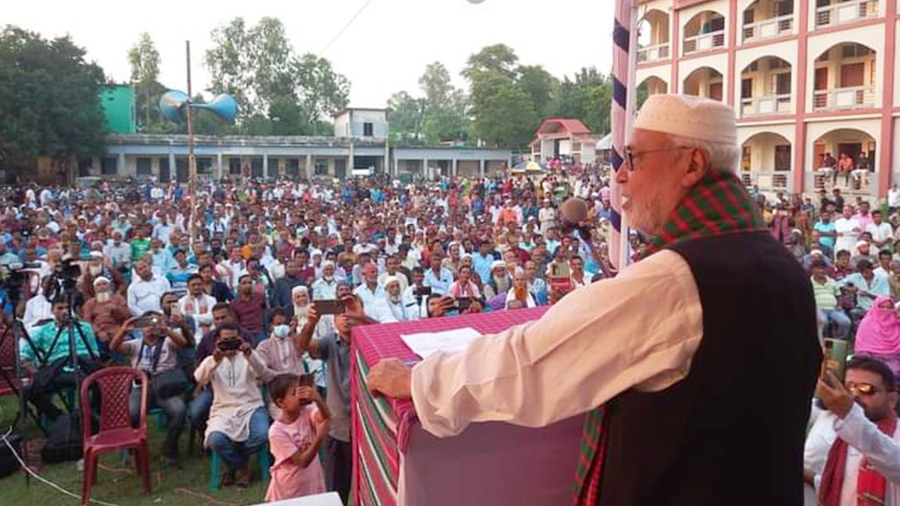 টাঙাইলে কৃষক শ্রমিক জনতা লীগের জনসভায় কাদের সিদ্দিকী। ছবি : কালবেলা
