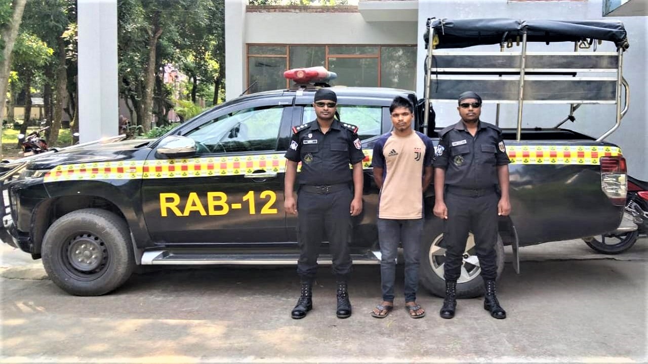 গ্রেপ্তারকৃত স্বামী। ছবি : কালবেলা