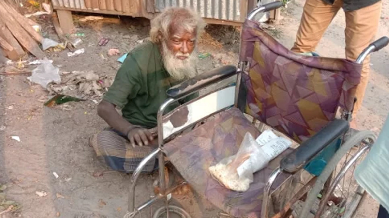 পরিবার ফিরে পেল সেই বৃদ্ধ
