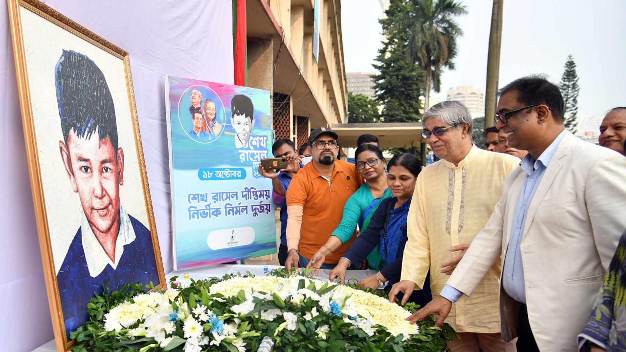 শেখ রাসেল দিবস ২০২৩ উপলক্ষে আয়োজিত এক অনুষ্ঠানে কথা বলেন মোস্তাফা জব্বার। ছবি : কালবেলা