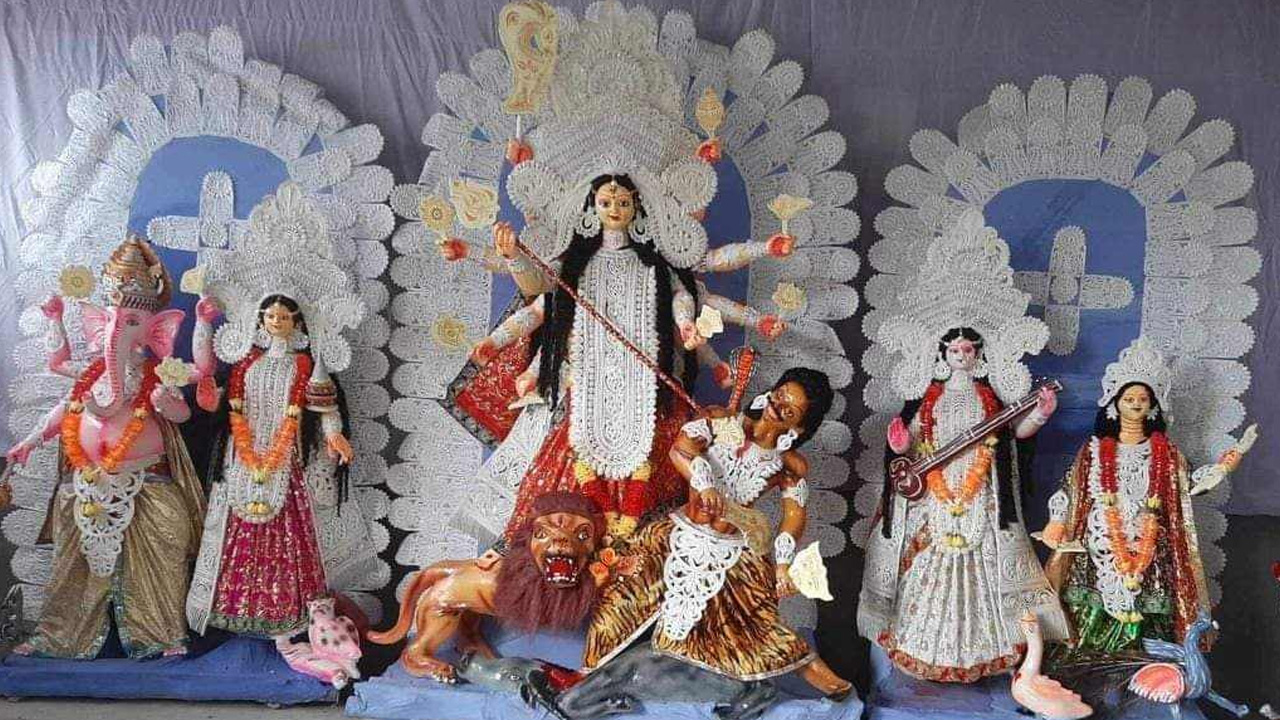 শ্রী শ্রী শচীঅঙ্গন ধামে শুরু হয়েছে শারদীয় দুর্গাপূজা। ছবি : কালবেলা