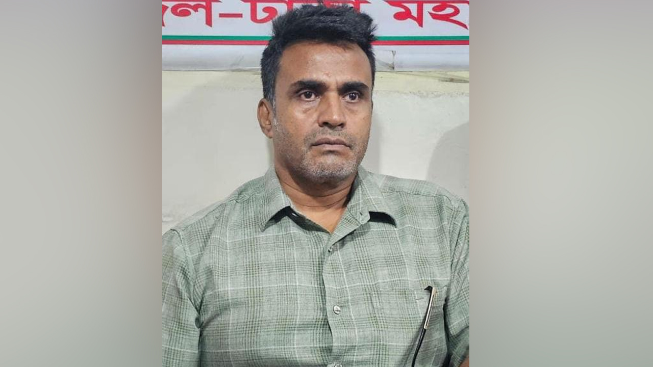 ঢাকা মহানগর দক্ষিণ যুবদলের ১ নম্বর যুগ্ম আহ্বায়ক ইকবাল হোসেন বাবলু।