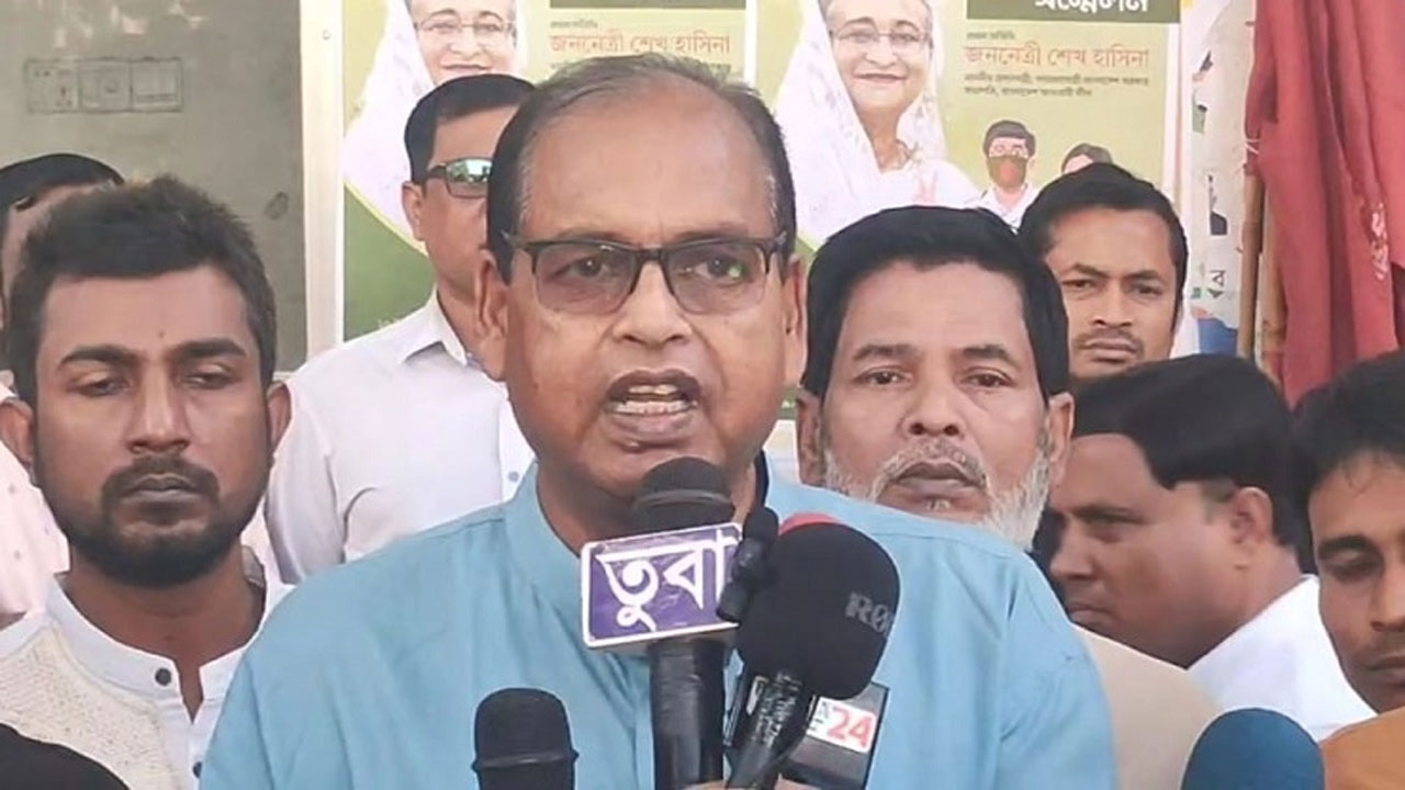 কথা বলছেন বিএনপির ভাইস চেয়ারম্যান শামসুজ্জামান দুদু। পুরোনো ছবি
