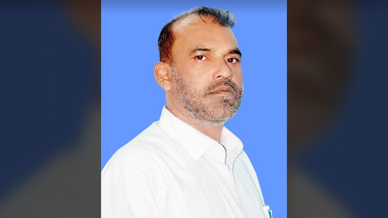 কয়রা উপজেলার আমাদী ইউনিয়ন পরিষদের চেয়ারম্যান জিয়াউর রহমান জুয়েল। ছবি : কালবেলা