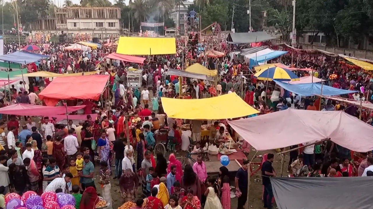 মানিকগঞ্জে ঘিওরে ২০০ বছরের ঐতিহ্যবাহী সম্প্রীতির মেলা। ছবি : কালবেলা