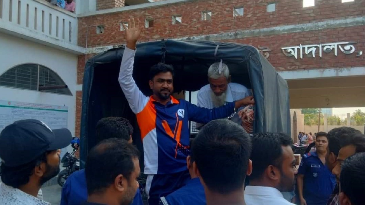 জেলা ছাত্রদলের সিনিয়র যুগ্ম আহ্বায়ক ও দুর্গাপুর উপজেলা ছাত্রদলের সদস্য সচিব আব্দুস সবুর বুলেট। ছবি : কালবেলা
