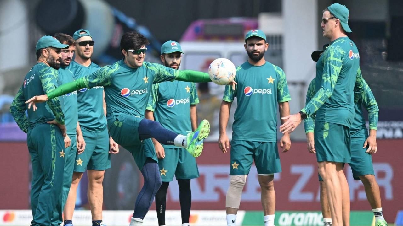 সেমিফাইনালের লড়াইয়ে টিকে থাকতে আজ প্রোটিয়াদের মুখোমুখি হবে বাবর বাহিনী। ছবি: সংগৃহীত