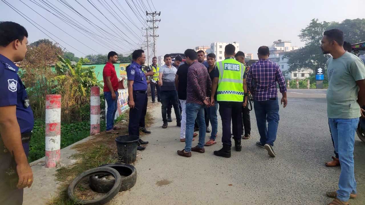 ধামরাইয়ে ককটেল বিস্ফোরণ। ছবি : কালবেলা
