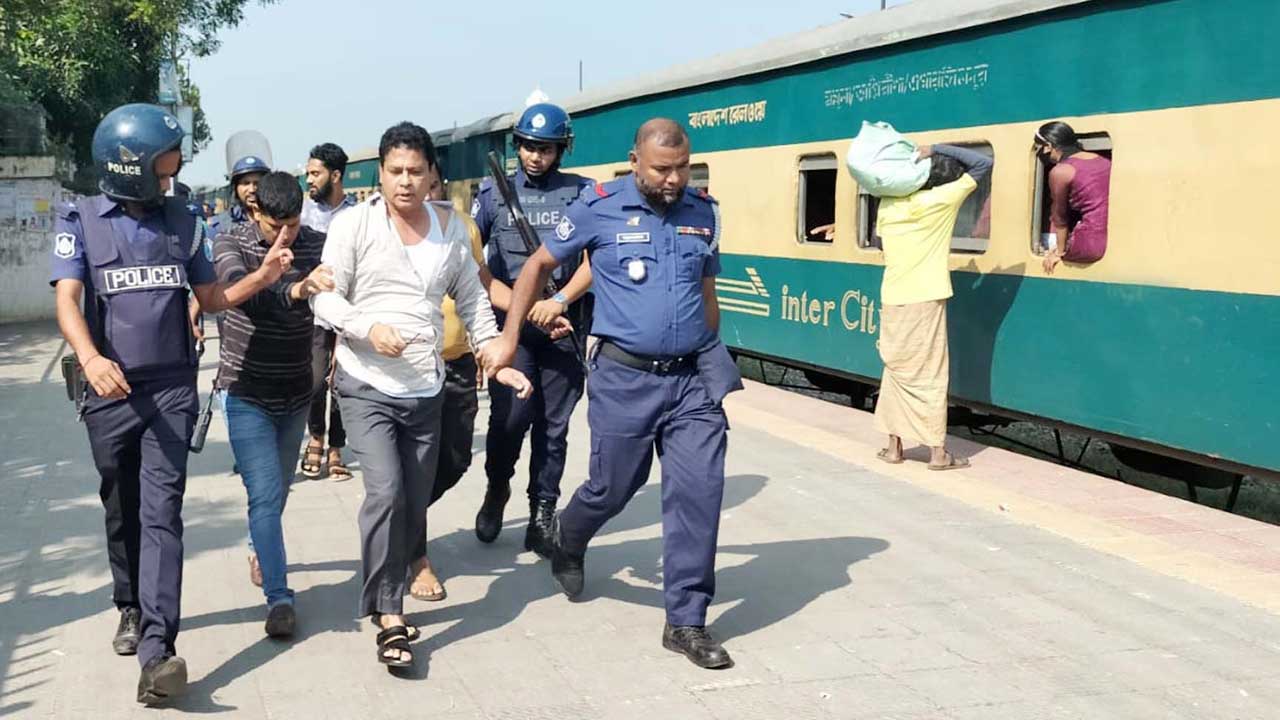 নরসিংদীতে বিএনপির নেতাকর্মী গ্রেপ্তার। ছবি : কালবেলা