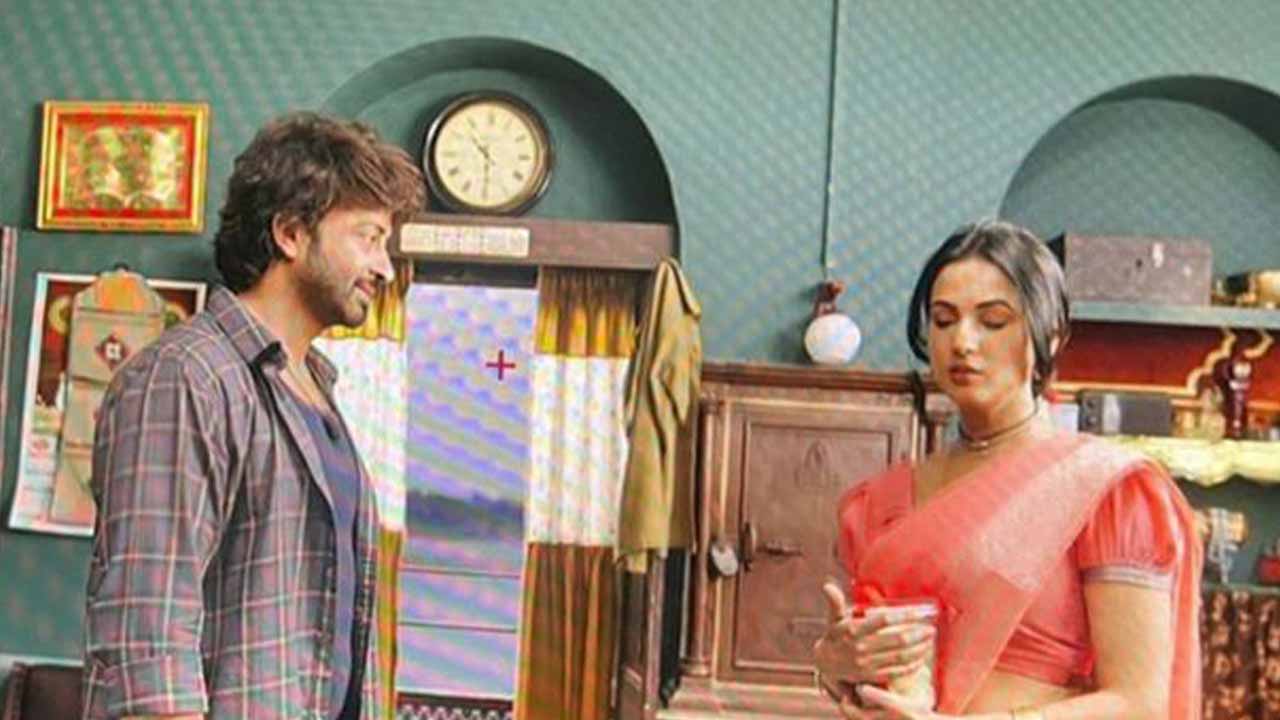 দরদের শুটিংয়ে শাকিব-সোনাল। ছবি : সংগৃহীত
