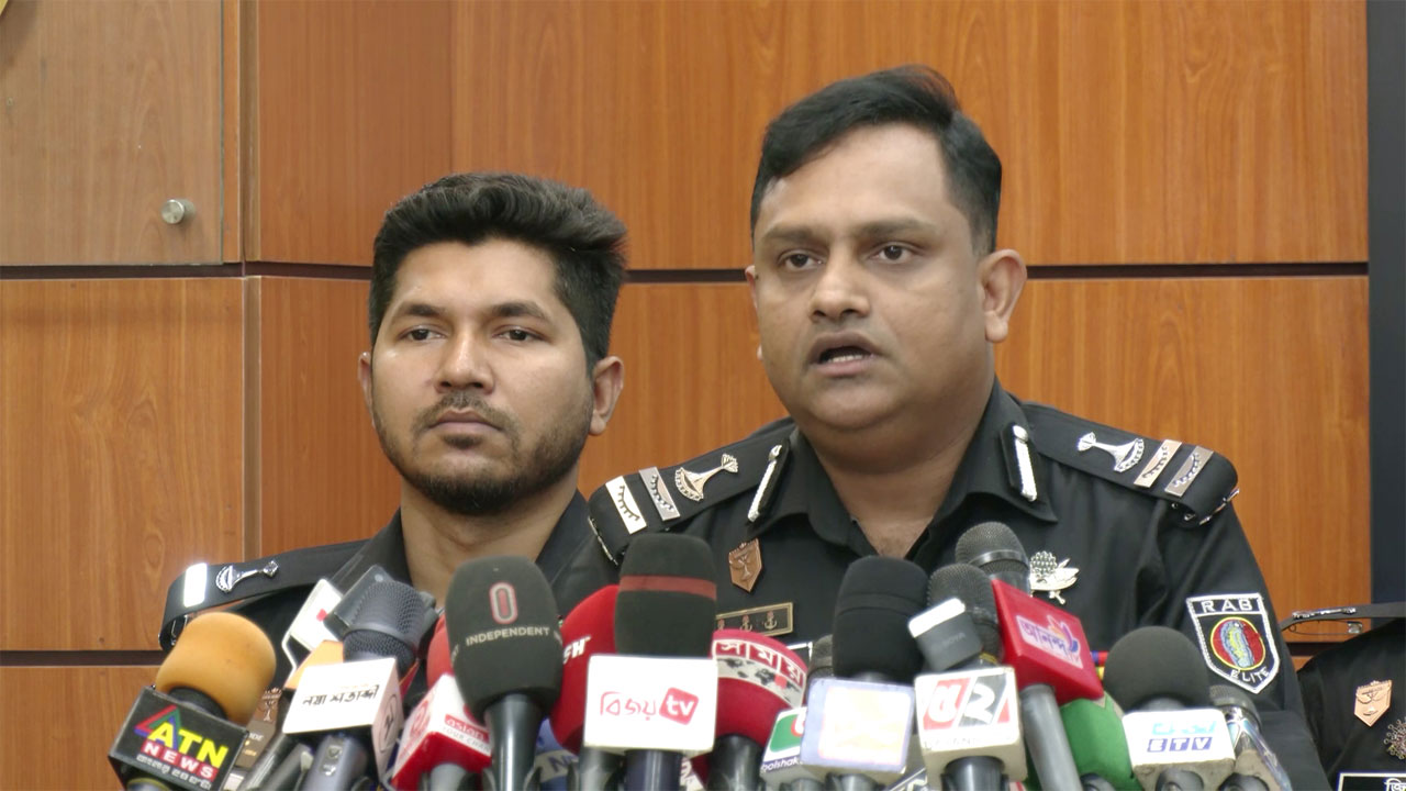 র‍্যাবের আইন ও গণমাধ্যম শাখার পরিচালক কমান্ডার খন্দকার আল মঈন। পুরোনো ছবি