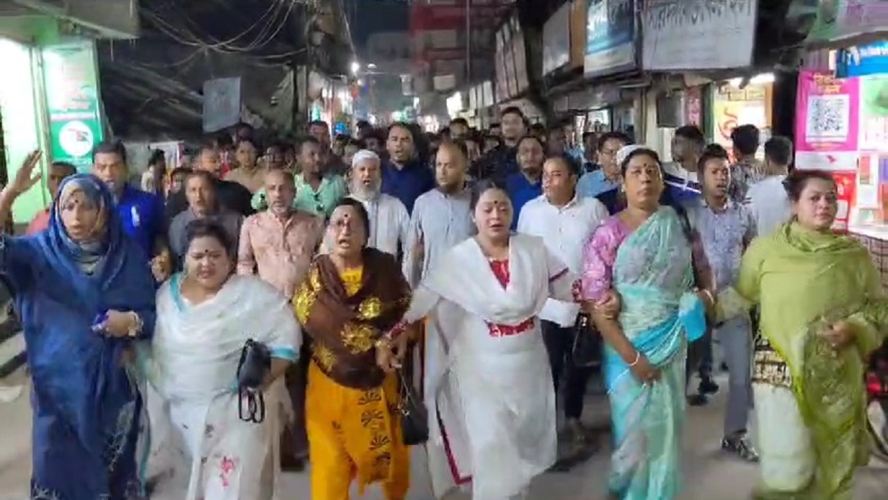 পটুয়াখালীতে আ.লীগের হরতাল বিরোধী মিছিল। ছবি : কালবেলা