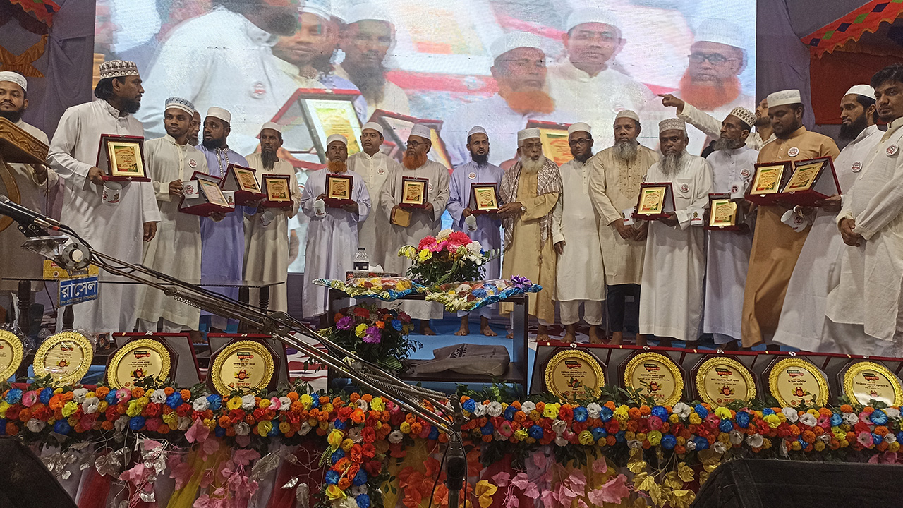 কুমিল্লার ব্রাহ্মণপাড়ায় ইমাম সংবর্ধনা। ছবি : কালবেলা