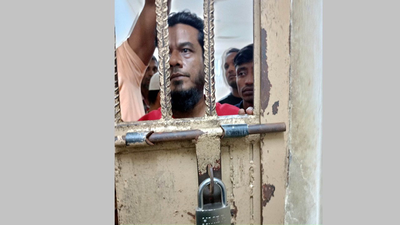 হাজতখানায় যুবদল-ছাত্রদলের নেতাকর্মীরা। ছবি : কালবেলা