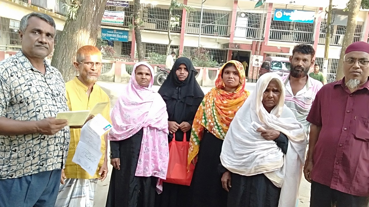 সাকসেস বিজনেস কো-অপারেটিভ সোসাইটিতে ইনভেস্ট করে নিঃস্ব ভুক্তভোগীরা। ছবি : কালবেলা