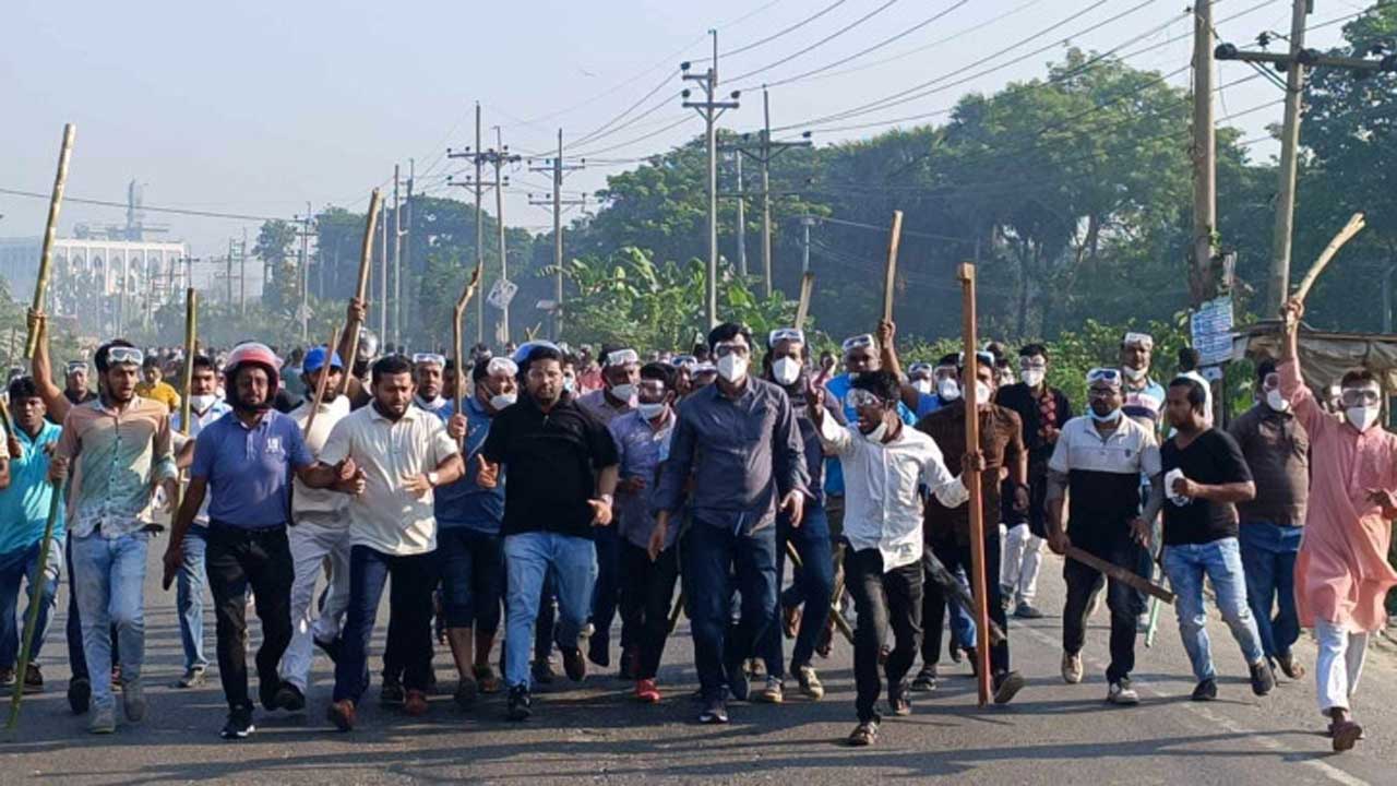 নারায়ণগঞ্জে ত্রিমুখী সংঘর্ষ। ছবি : সংগৃহীত