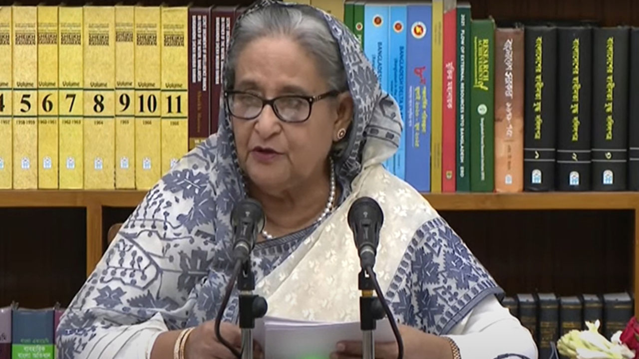 সংবাদ সম্মেলনে প্রধানমন্ত্রী শেখ হাসিনা। ছবি-সংগৃহীত
